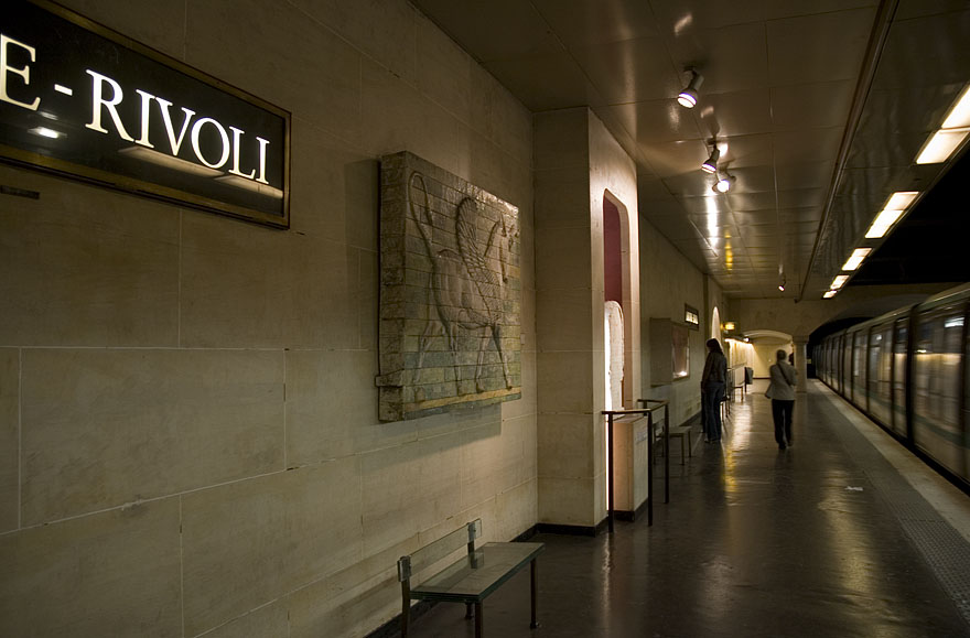 170 Metro - Louvre Rivoli